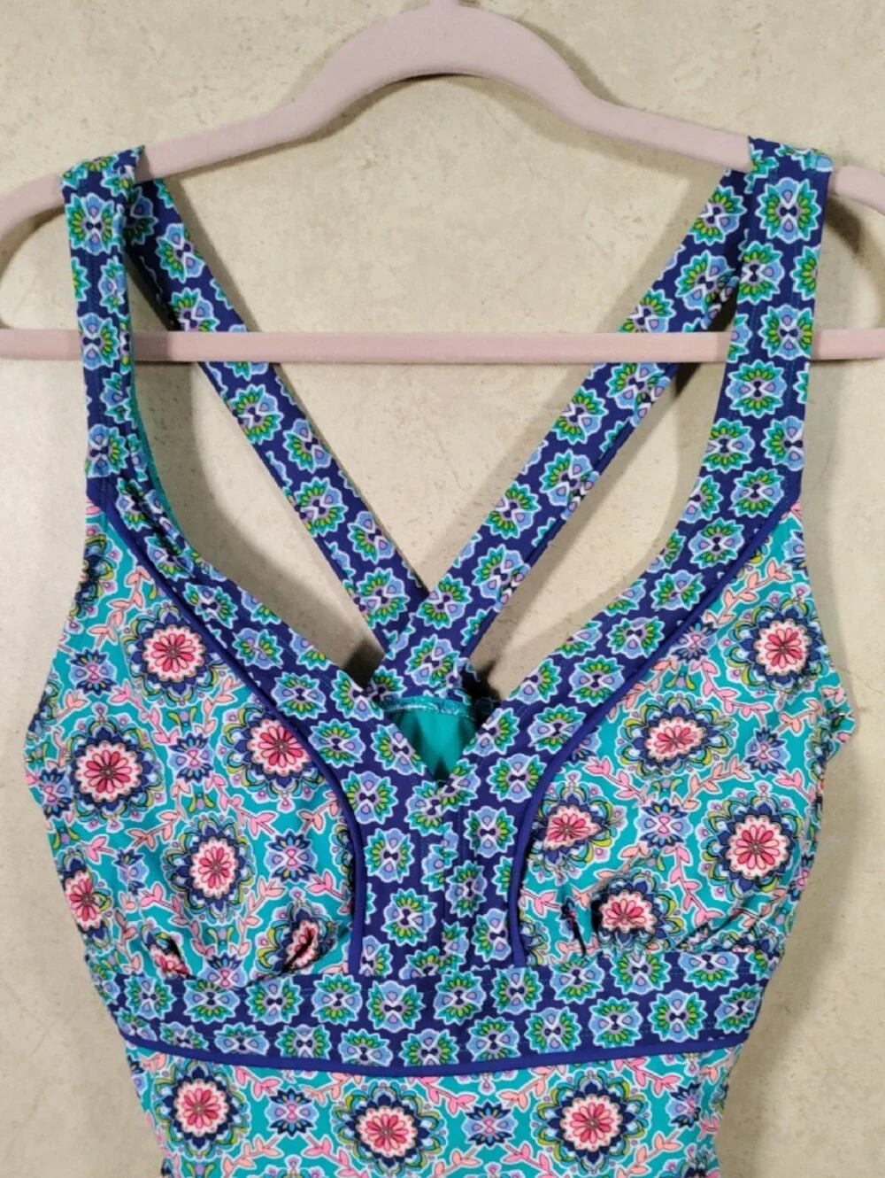 I135 Catalina Moroccan Mandala Cross-Back One-Piece Swimsuit 1X 16W NWT